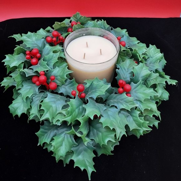Plastic Christmas Holly Berry Candle Ring Wreath - Picture 4 of 7